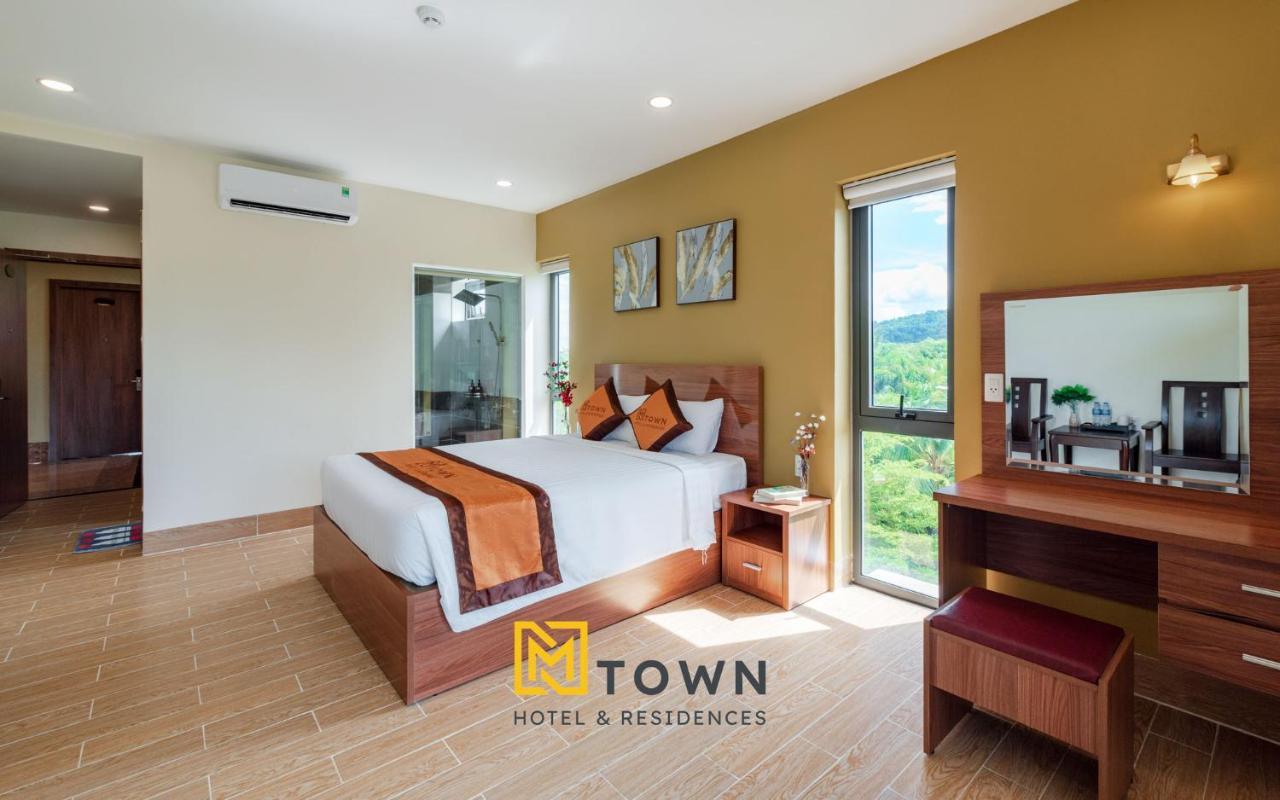 Mtown Hotel & Residences Phu Quoc - Long Beach Centre Exteriör bild